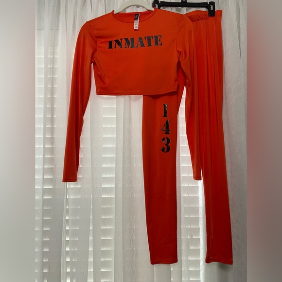 Adult Small Inmate Costume - Picture 3 of 6